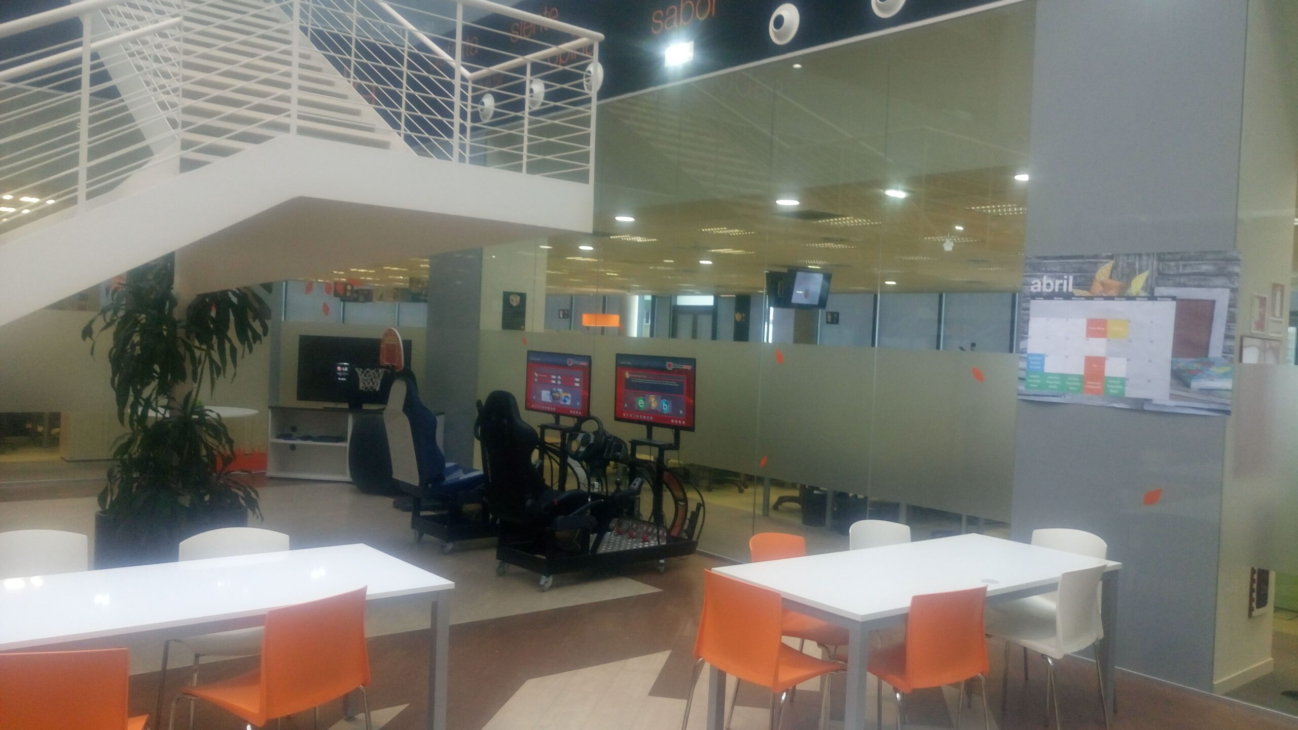 El simulador DRIVESIM presente en las ferias patronales de Elche 2017.